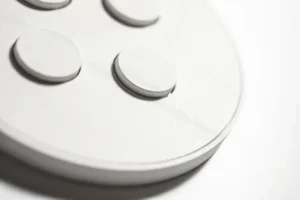 Lithoss Select, 4 + 2 buttons, Circum frame, 24V push button, Textured White